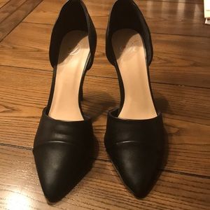 Heart in D black heels